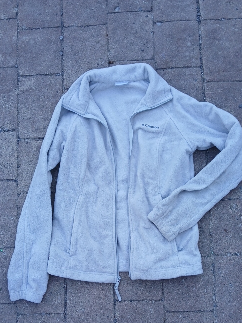 Columbia Women’s Light Gray Teddy Fleece Jacket